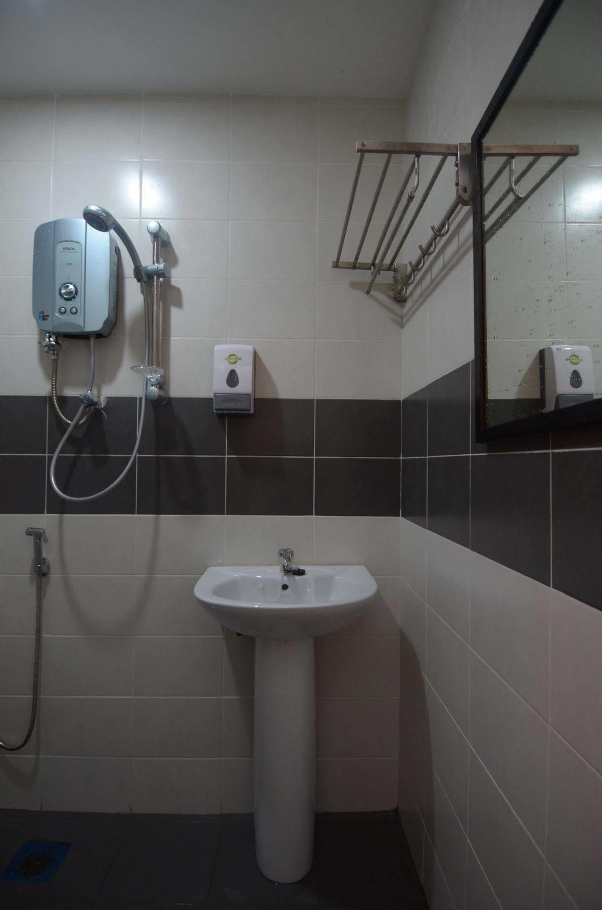Kuok Pin Hotel Kuching Luaran gambar