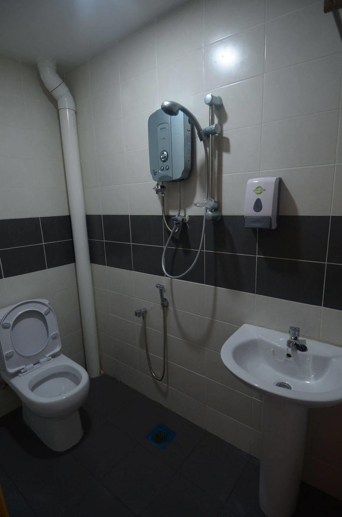 Kuok Pin Hotel Kuching Luaran gambar